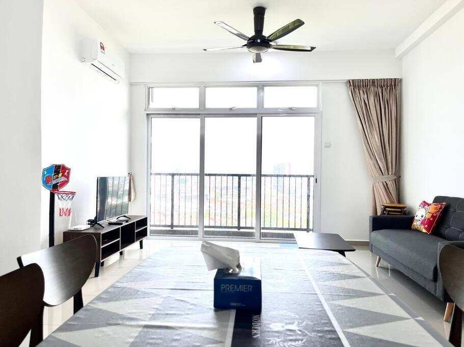 Urban Home-Swimming Pool-City Center Malacca Exterior photo
