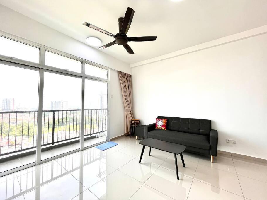 Urban Home-Swimming Pool-City Center Malacca Exterior photo